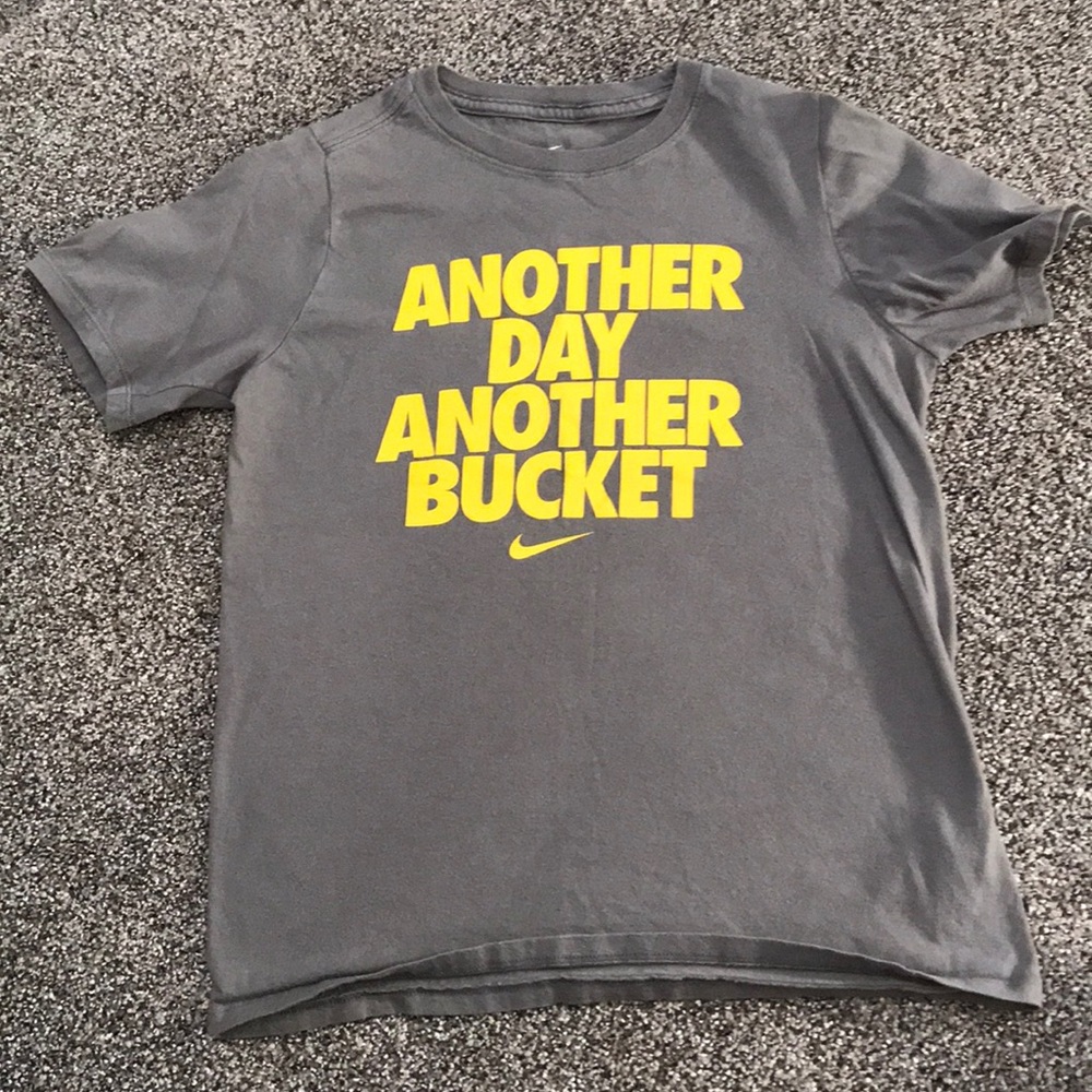 Nike tee